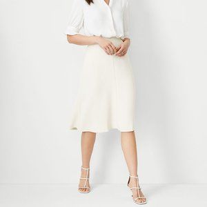 ANN TAYLOR The Petite Flare Skirt in Fluid Crepe SZ 0P Ivory Whisper